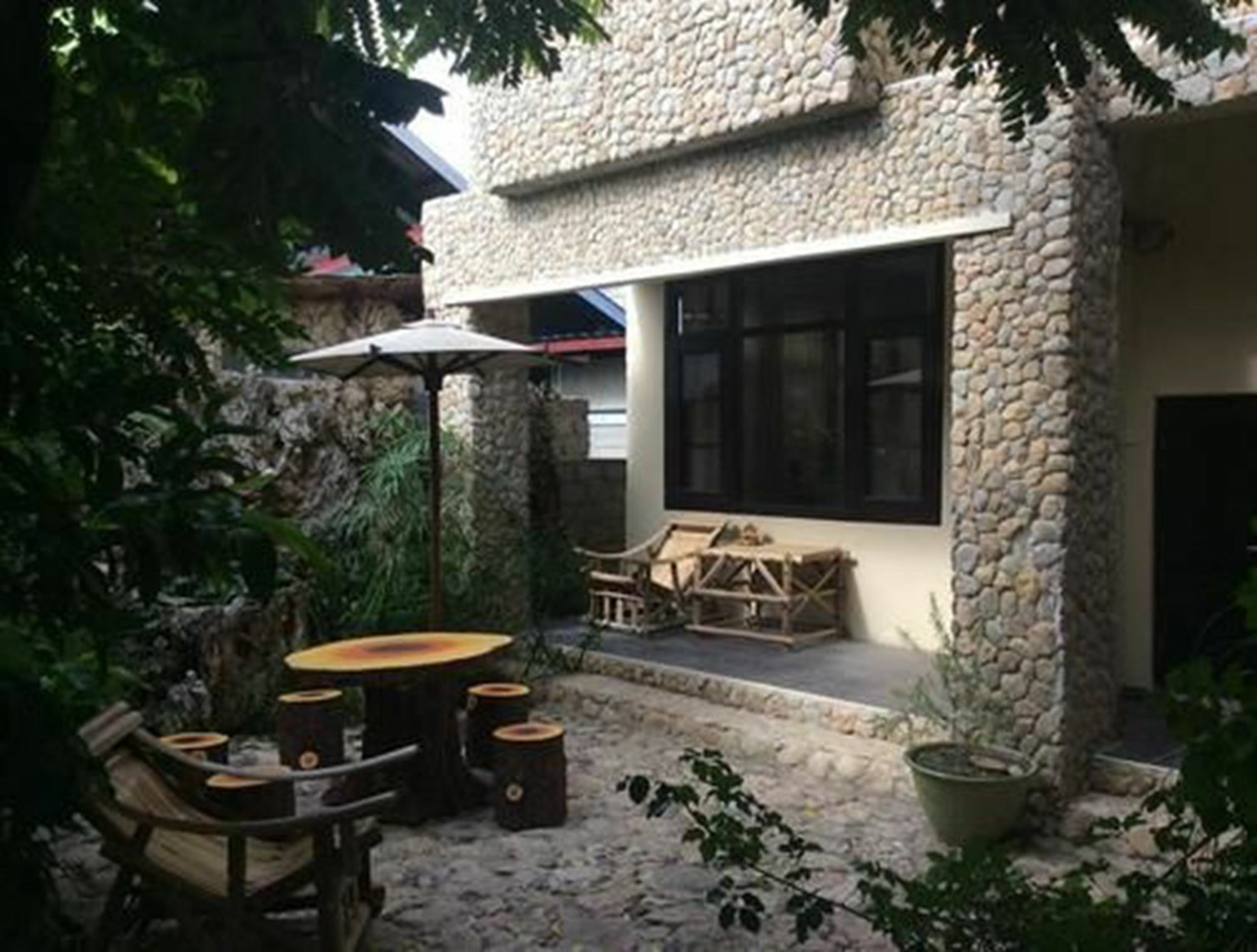 Aquarius Inn Nyaung Shwe Exterior photo